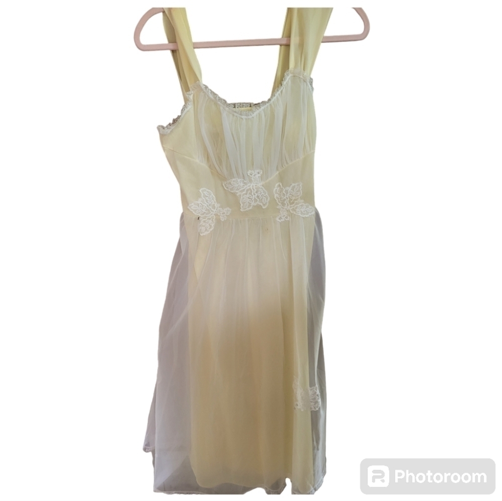 Vintage Gotham Nighty Chemise 34 soft butter color EUC